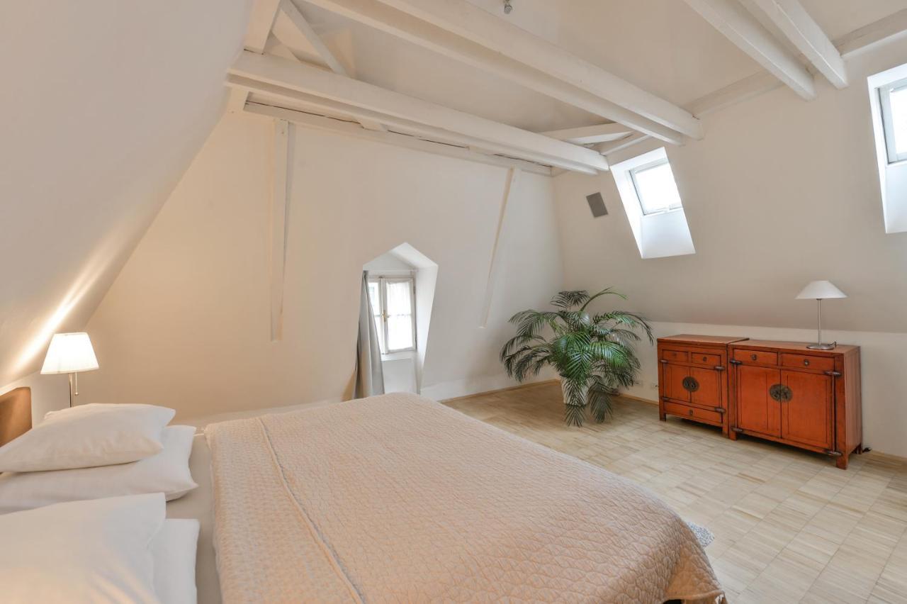 Eclectic Loft Royal Way Apartment Prague Exterior photo