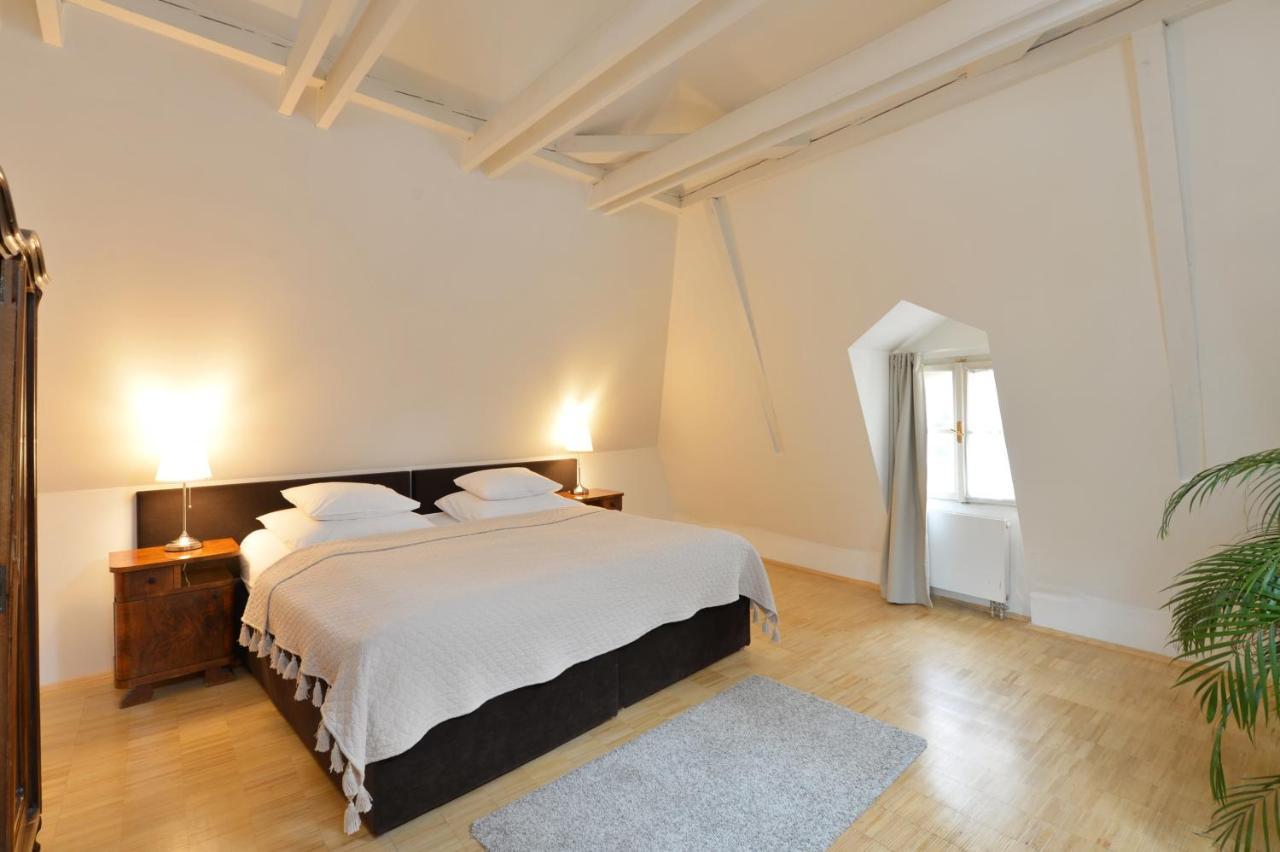 Eclectic Loft Royal Way Apartment Prague Exterior photo