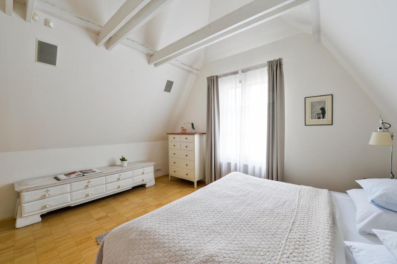 Eclectic Loft Royal Way Apartment Prague Exterior photo