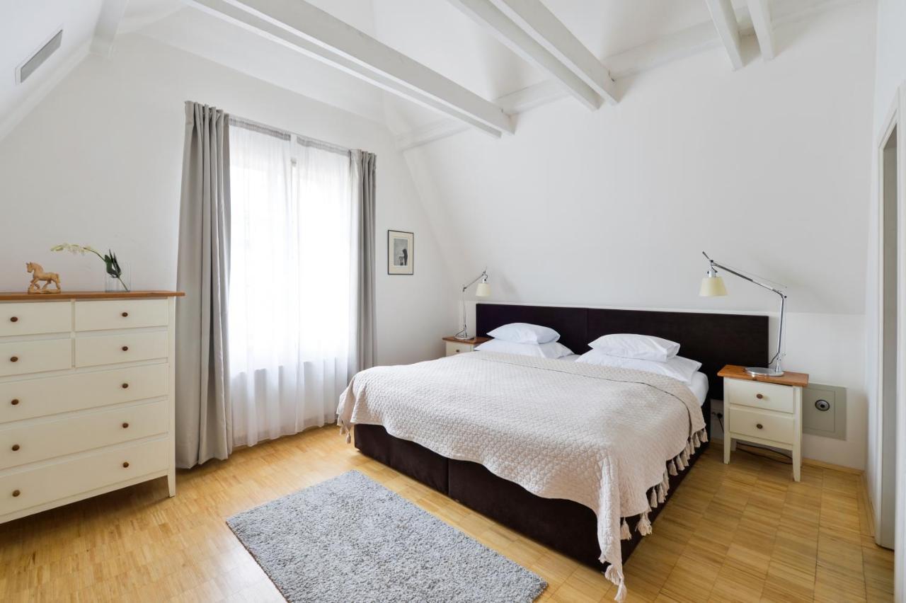 Eclectic Loft Royal Way Apartment Prague Exterior photo