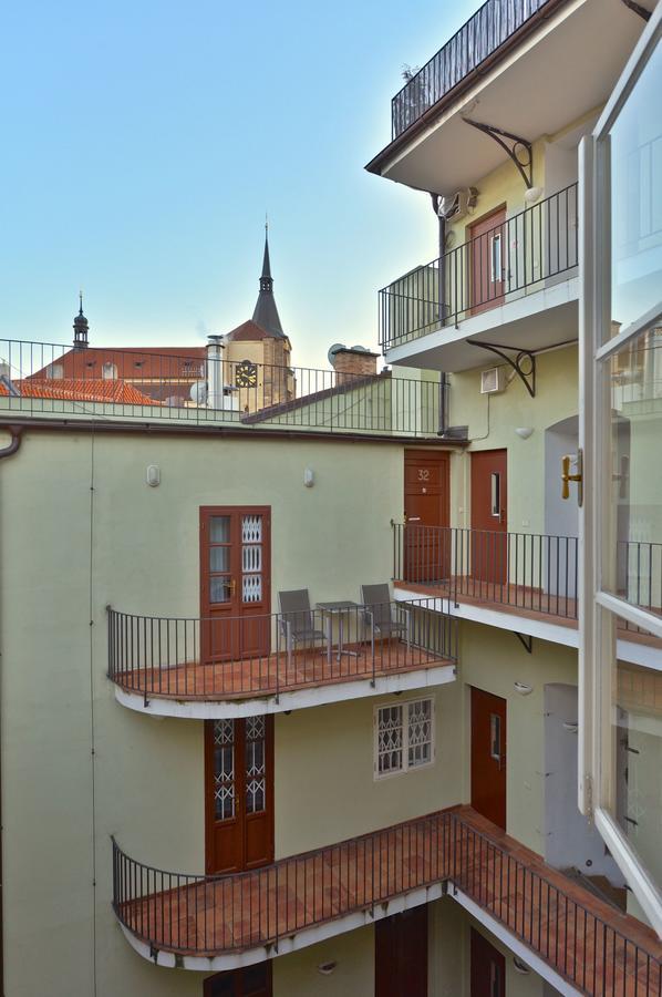 Eclectic Loft Royal Way Apartment Prague Exterior photo